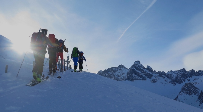 Auf anspruchsvollen Wegen mit Ski durch die Allgäuer Alpen